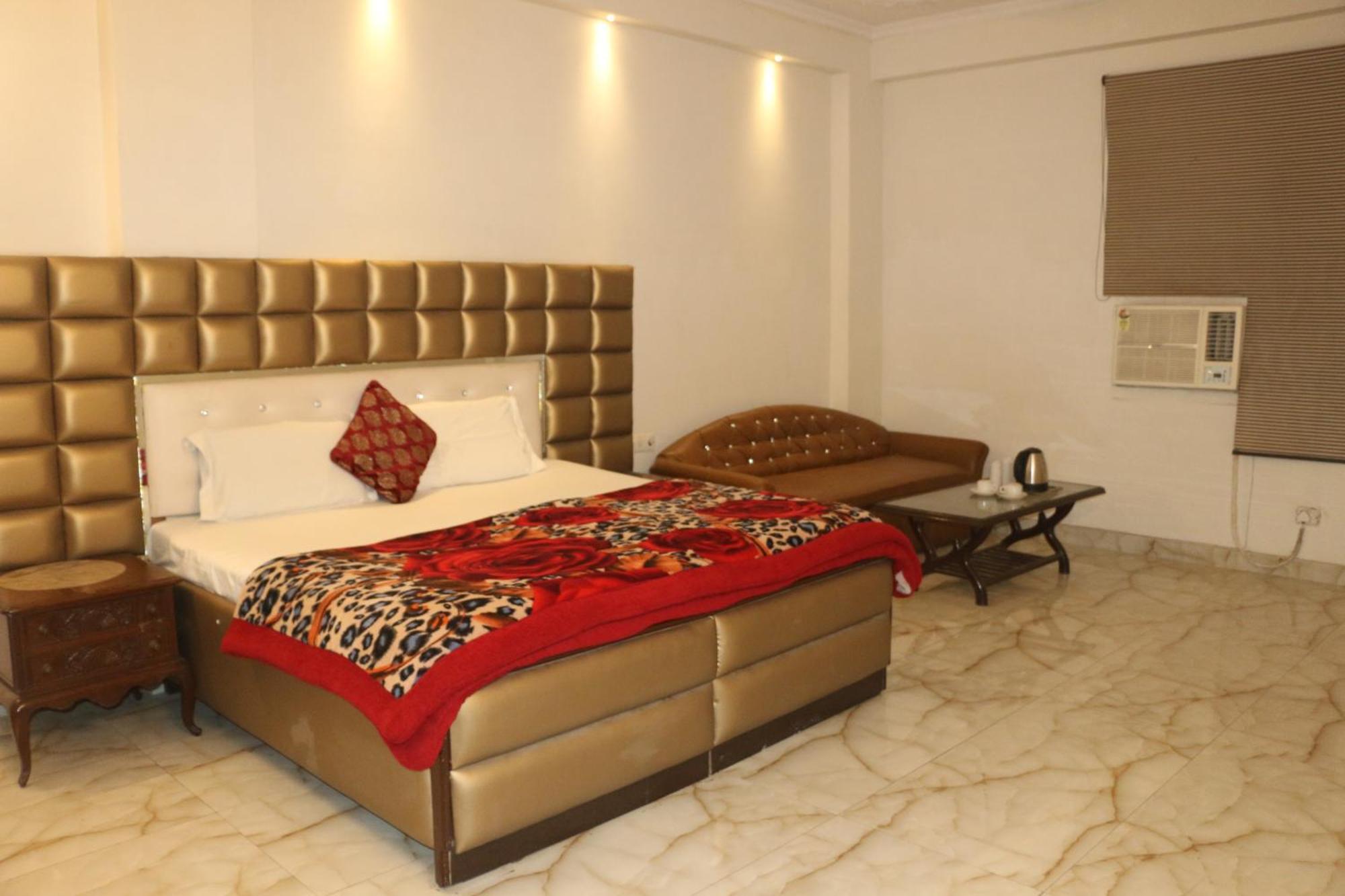 Swisston Palace Delhi  Eksteriør bilde